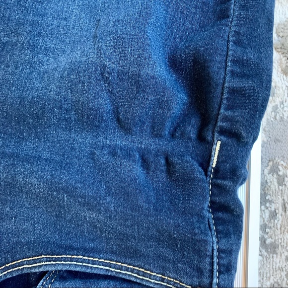 Women’s Levi’s Strauss modern skinny jeans 37” L 19” hip to hip - Picture 8 of 10